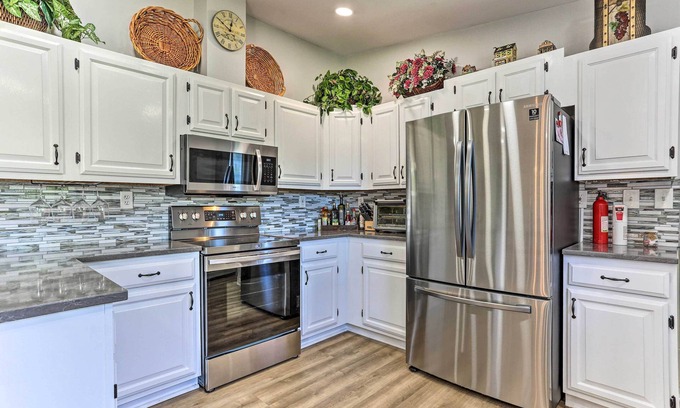 Narrowsburg Casa | Cochecton Getaway w/ Pool Table + Fire Pit!