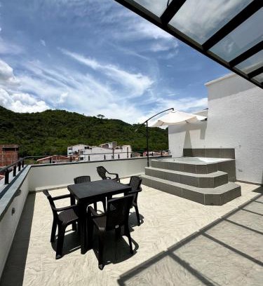 San Gil Apartamento | Cocina full, parqueadero y acceso a jacuzzi y bbq