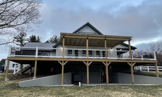 Rolla Otro | Coco Brothers’ Farmhouse