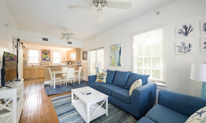 White Street Gallery District Casa | Coco's Poolside Retreat