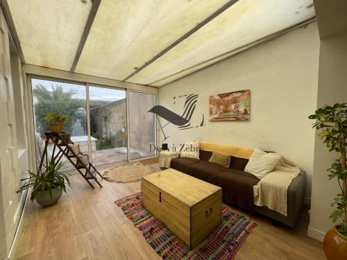 Rochefort Casa | Cocon Bleu - Maison idéalement située avec jardin