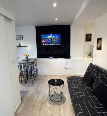 Arpajon Apartamento | COCON Cosy - Free Parking - City Center