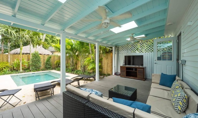 Downtown Casa | Coconut Palm by Brightwild Island Home w Pool