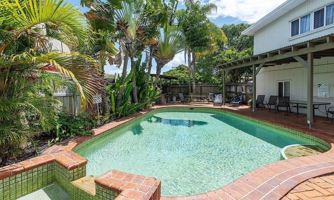 Scarness Apartamento | Coconut Palms Deluxe Two Bedroom Apartment - CoastHM