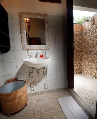 Bitung Cabina | Cocotinos Lembeh a Boutique Dive Lodge