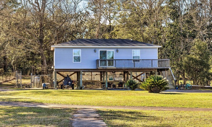 Theodore Apartamento | Coden Vacation Rental w/ Bay Access!