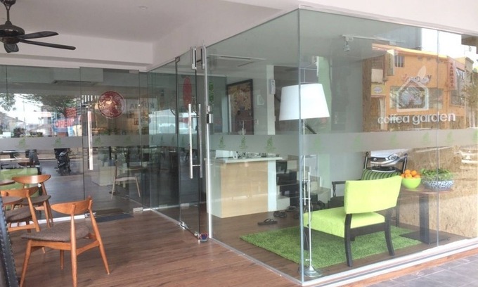Taman Melaka Raya Hotel | Coffea Garden Cafe & Stay