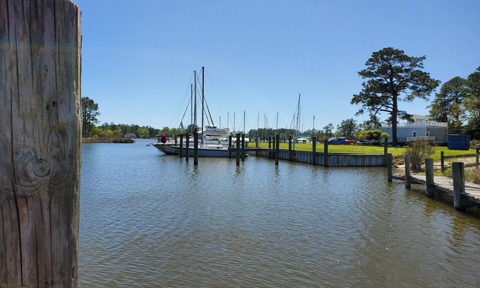 Merritt Casa | Coffee Creek Cottage: A tranquil, waterfront escape minutes from Oriental, NC