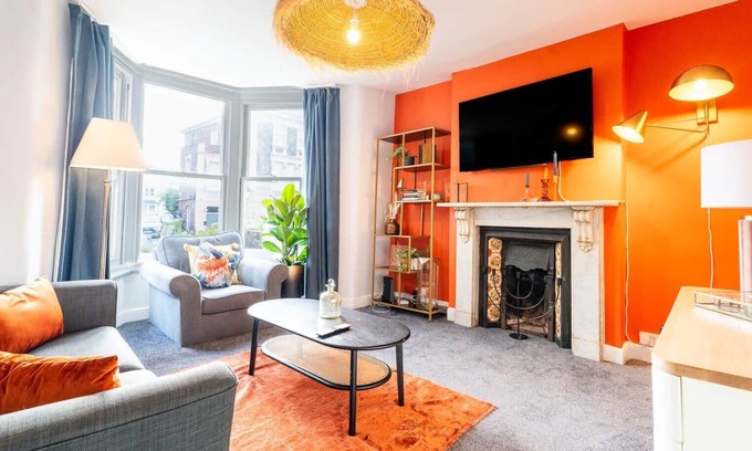 Clifton Casa | Cohost Partners | 4BR/2BA | Free Parking | WiFi