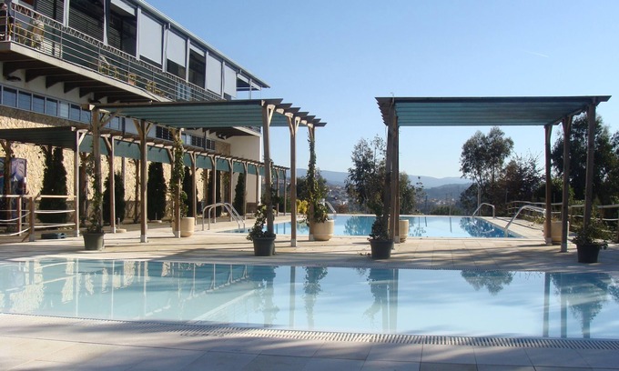 Santo Antonio dos Olivais Alquiler De RV | Coimbra Camping & Bungalows