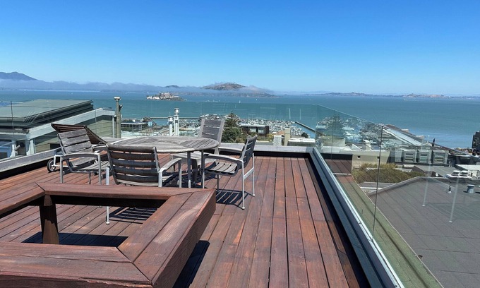 Telegraph Hill Casa | Coit Tower Treasure
