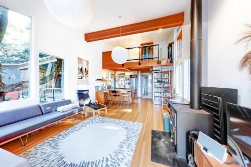 Cape Meares Casa | Coleman Creek House