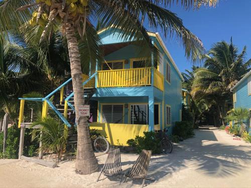 Cayo Corker Hotel | Colinda Cabanas