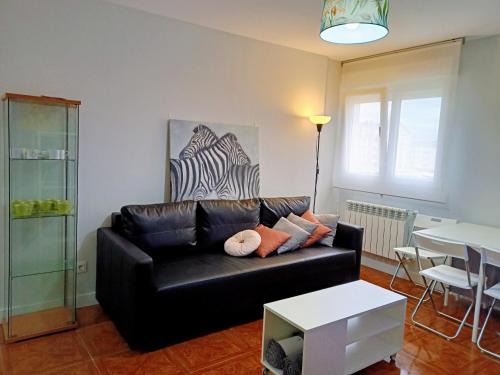 Colindres Apartamento | Colindres centro, ideal familias, estancias profesores y teletrabajo
