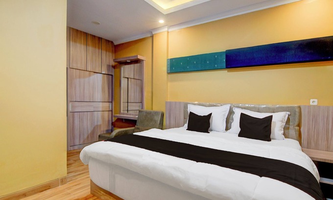 Pekanbaru Hotel | Collection O 94762 Starlight