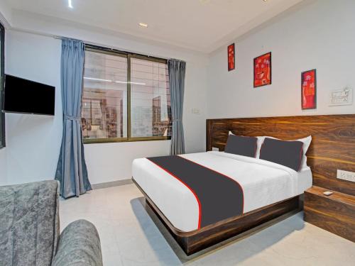 Wakad Hotel | Collection O Crystal