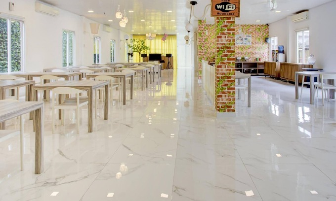 Gambir Hotel | Collection O Aleander Hotel