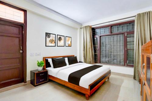The Mall Road Hotel | Collection O Mall Road Library Chowk