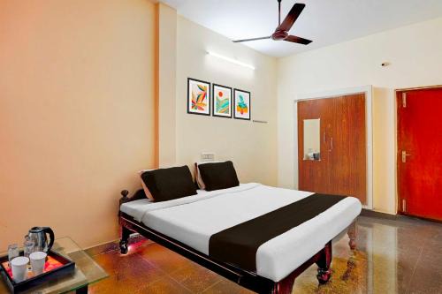 Vellore Hotel | Collection O Poigai Near Airport
