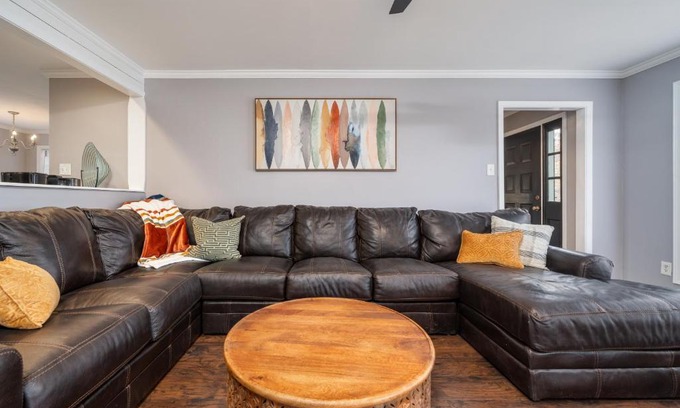 Rock Creek Casa | Colleens Corner Captivating 4bed 2.5 bath in Charming Neighborhood