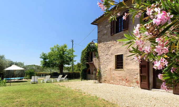 Pergine Valdarno Casa | Collina large independent house with pool