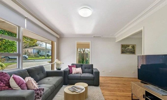Calare Casa | Collwood Cottage - 2 Storey Family Home