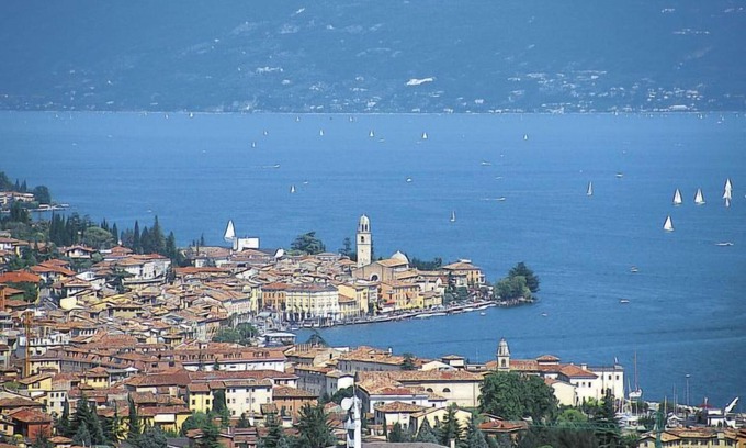 Cunettone Apartamento | Apartamento Colombaro Vecchio en Salo' - 7 personas, 3 dormitorios