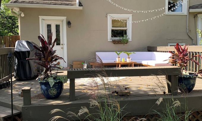 Camp Taylor Casa | Unforgettable Derby Destination at huge 100yr-old house near airport