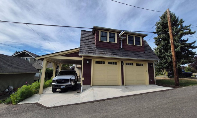 Northwest Everett Apartamento | Colonial Flat in NW Everett
