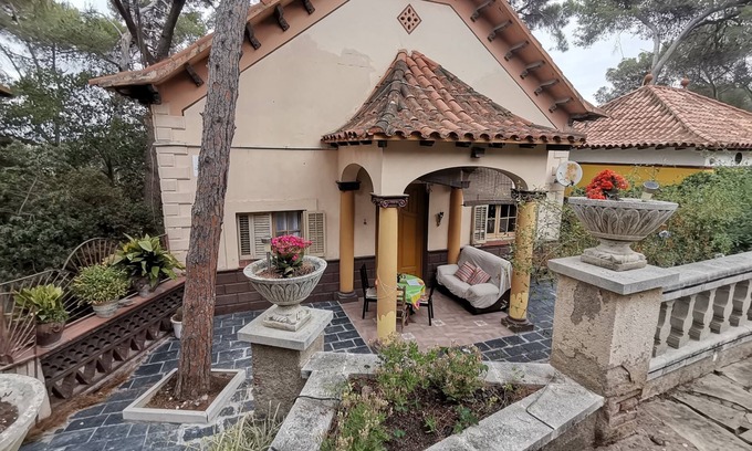 Montcada I Reixac Casa | Casa Colonial a 20km del centro de Barcelona