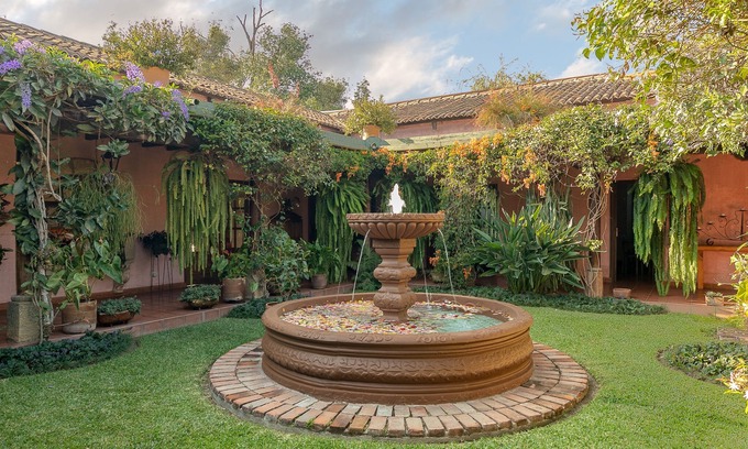 Antigua Guatemala Villa | Villa colonial y casa de huéspedes con piscina climatizada