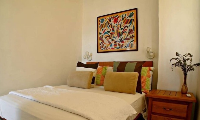 San Anton Apartamento | Colonial Zone 1BR Apt @Plaza España, bright &clean