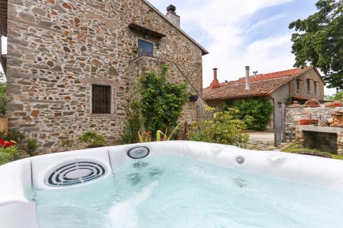 Bagno a Ripoli Apartamento | Colonica w/Jacuzzi calda privata