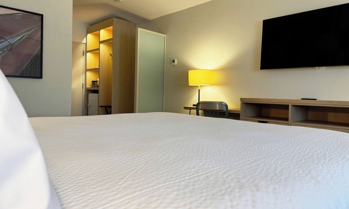 Roanoke Hotel | Colony House Motor Lodge
