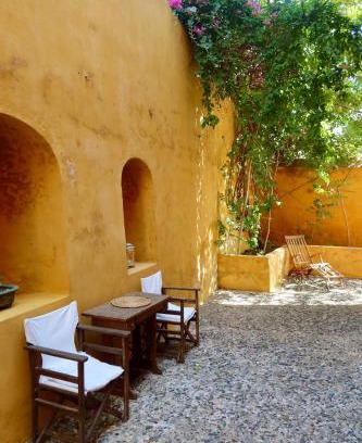 Panteli Casa | Color Suites