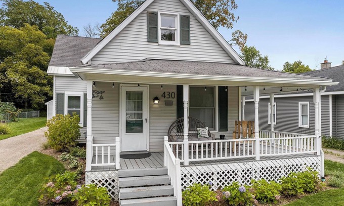Boyne City Casa | Location! Clean, Comfortable, and Highly Rated! Few Dates Left in August, Hurry!