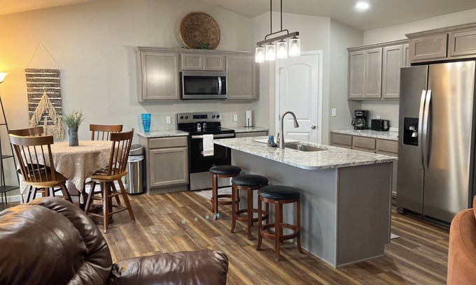 Pueblo West Casa | Colorado Comfort in this brand new 2.5 bedroom house with Hot Tub and near Lake!