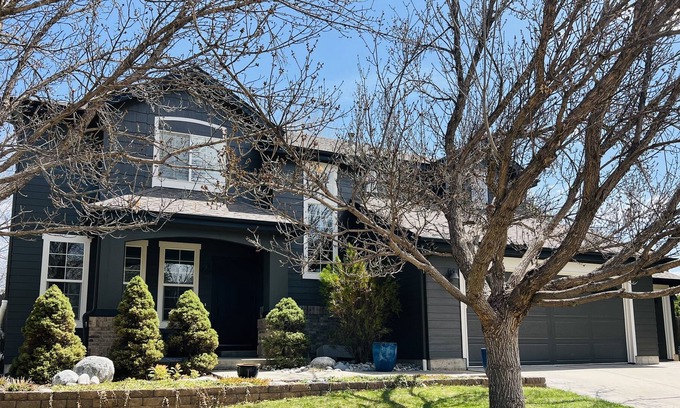 Erie Casa | Colorado Family FUN!! *POOL*HOT TUB*PARK