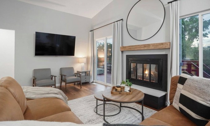 Walnut Grove Casa | Modern Standley Lake Retreat