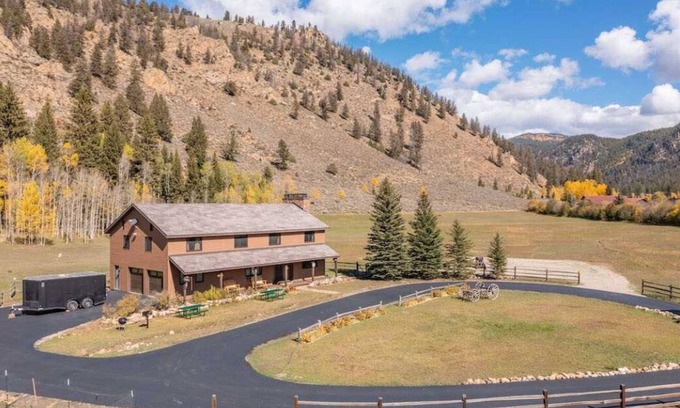 Almont Cabina | Colorado's Hidden Gem: Fish, Raft & Ride Horses in Scenic Mountain Setting