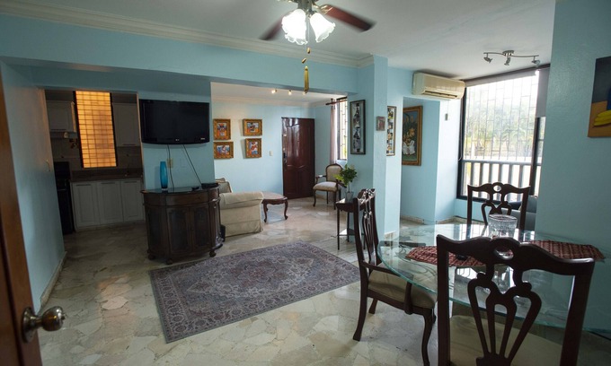 Viejo Arroyo Hondo Apartamento | Colorful, cozy, downtown Santo Domingo