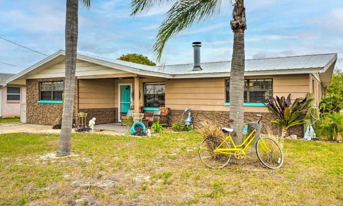 Sea Ranch Casa | Colorful Hudson Home on Canal with Boat Dock!