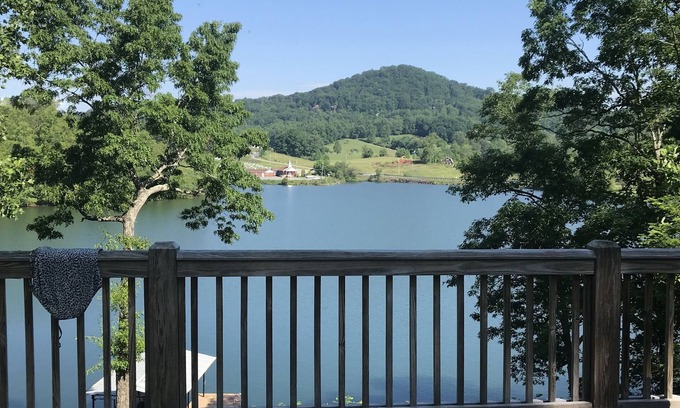 Chatuge Village Casa | Colorful lakeside home with beautiful views and dock access