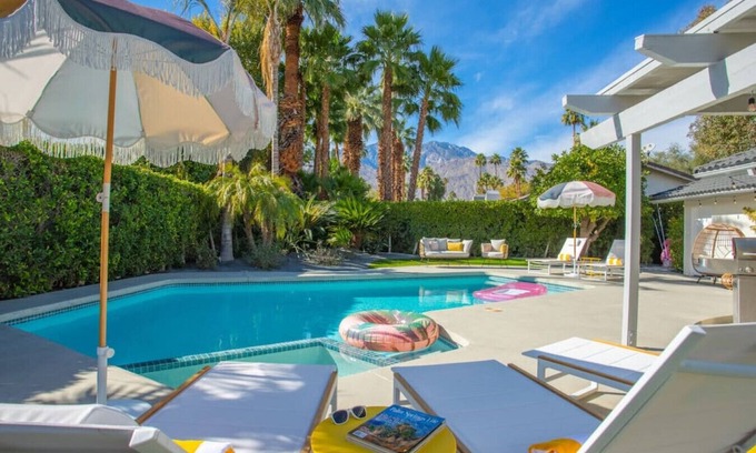 Araby Casa | Colorful Modern Luxury w/ Stunning Mountain Views