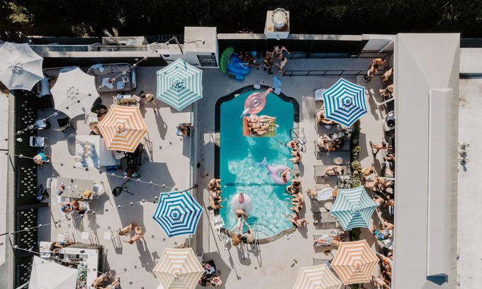 Tri-West Casa | Colorful One Bedroom Suite | Pool + Cabana | Bikes