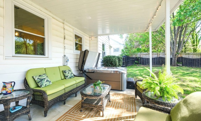 Roanoke Casa | Colorful Roanoke Vacation Rental w/ Hot Tub!
