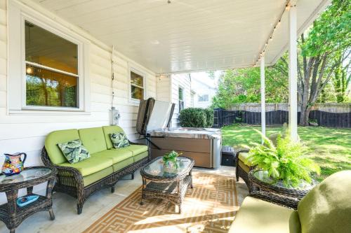 Roanoke Casa | Colorful Roanoke Vacation Rental with Hot Tub!