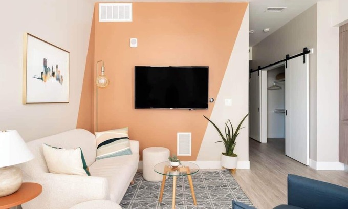 Highland Condominio | Colorful Western Vibe | Pet-Friendly | Zuni Lofts