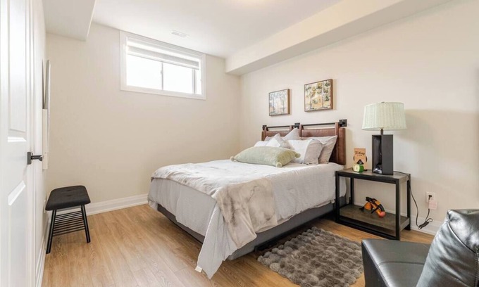 Port Hope Apartamento | Colour Cove Retreat | A Cozy Modern Haven for Every Season of Relaxation!