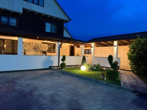 Tirgu Neamt Casa | Coltul verde